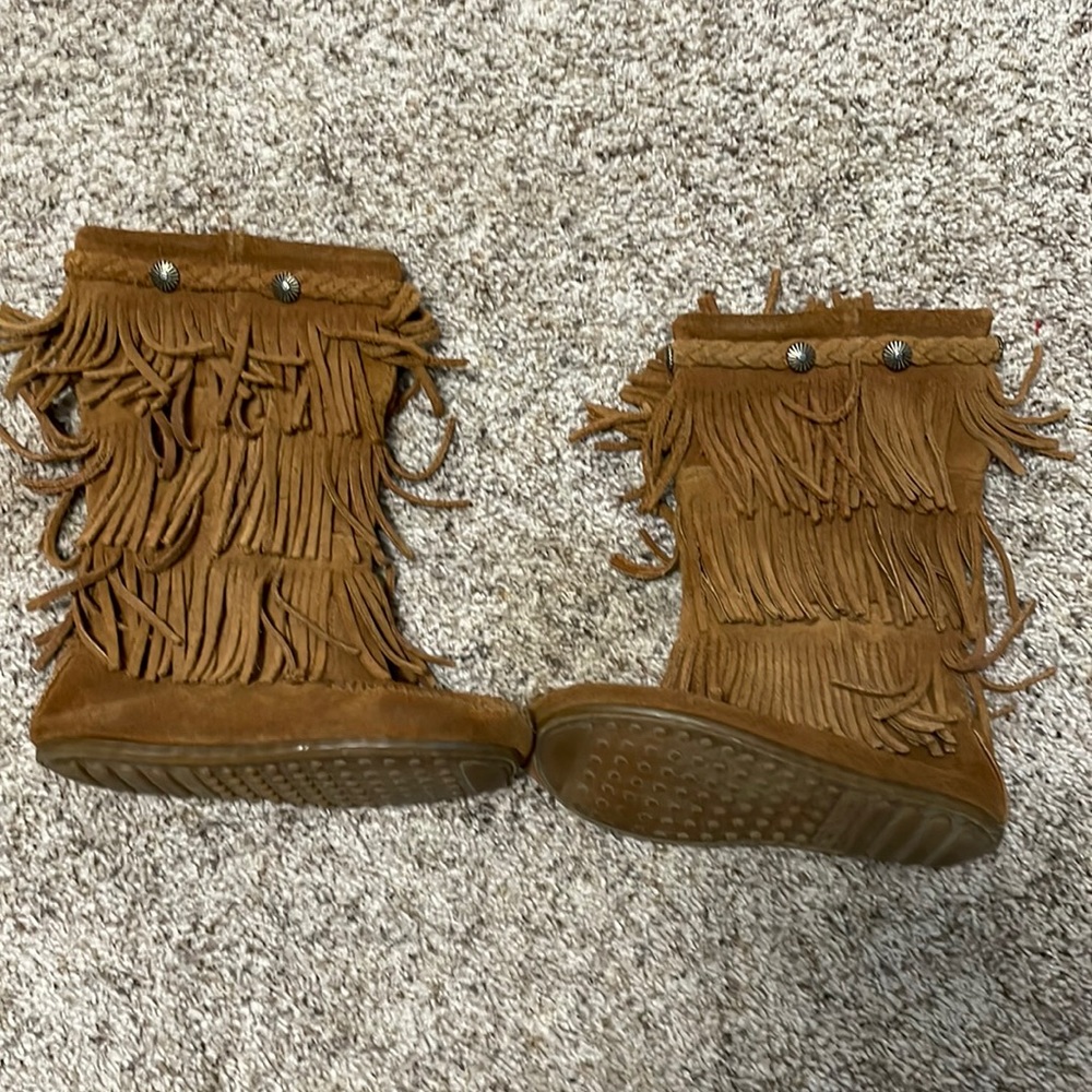 Minnetonka fringe boots